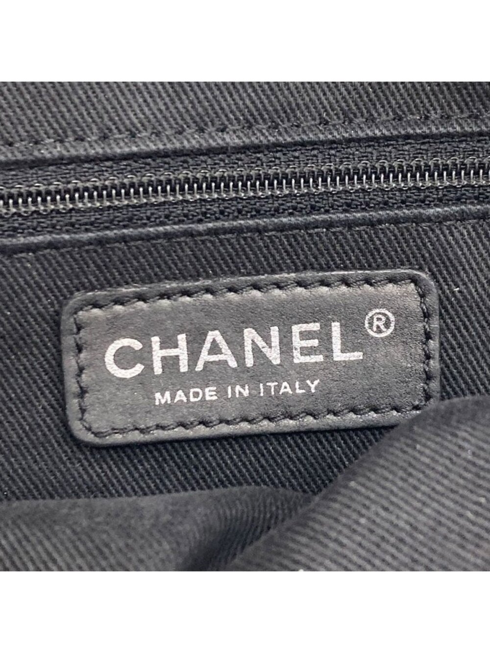 Chanel Diamond Stitch Silver Tote Calf - Picture 6 of 15